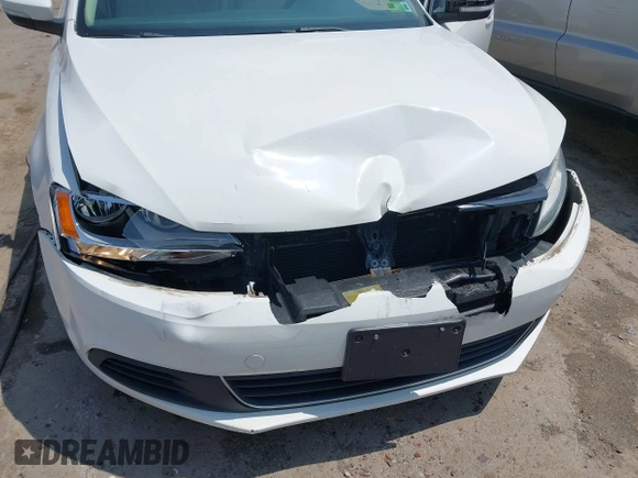 2013 Volkswagen Jetta SE with VIN 3VWDP7AJ2DM368385, listed as a IAAI auction lot 42144936 with 105,621 mi miles and . Bid and sale history available at DreamBid. Image 6.