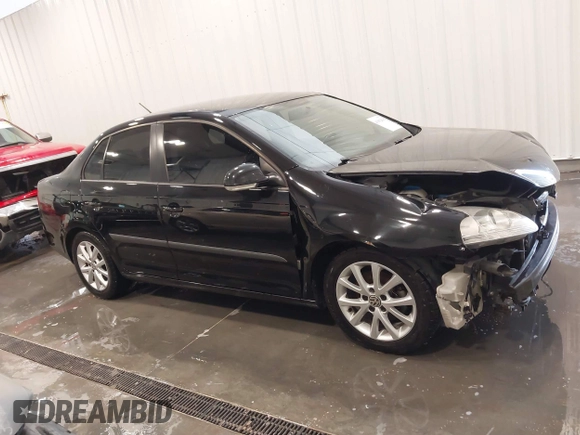 2010 Volkswagen Jetta Limited Edition с VIN 3VWAX7AJ0AM074675, выставлен на аукционе IAAI как лот 41962596 с пробегом 101 465 миль миль и . История ставок и продаж доступна на DreamBid. Изображение 14.