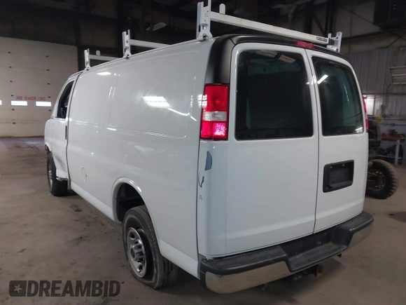 2022 GMC Savana Cargo Van with VIN 1GTW7AF77N1222004, listed as a IAAI auction lot 40864118 with 66,592 mi miles. Bid and sale history available at carsss.com. Image 3.