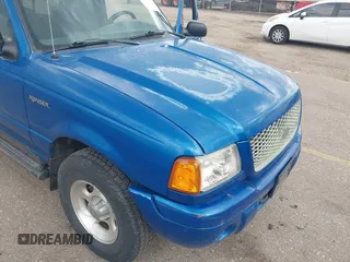 2001 Ford Ranger XL Fleet with VIN 1FTZR15E21PA61673, listed as a IAAI auction lot 42172133 with 188,793 mi miles. Bid and sale history available at carsss.com. Image 6.