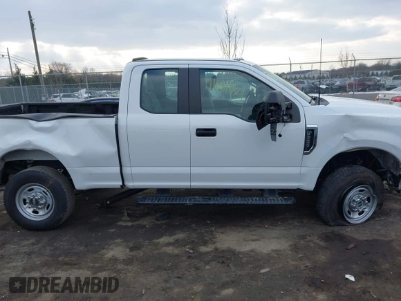 2021 Ford Super Duty F-250 SRW XL with VIN 1FT7X2B60MED87116, listed as a IAAI auction lot 41419989 with 42,141 mi miles. Bid and sale history available at carsss.com. Image 13.