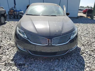 2013 Lincoln MKZ Hybrid z VIN 3LN6L2LU5DR826579, wystawiony jako Copart lot #57689545 z przebiegiem 202 811 mil mil oraz Nie do naprawy • Non repairable. Historia ofert i sprzedaży dostępna na DreamBid. Obrazek 5.