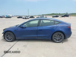 2022 Tesla Model 3 Long Range z VIN 5YJ3E1EB2NF246443, wystawiony jako IAAI lot #42179219 z przebiegiem Nie podano mil oraz . Historia ofert i sprzedaży dostępna na DreamBid. Obrazek 14.