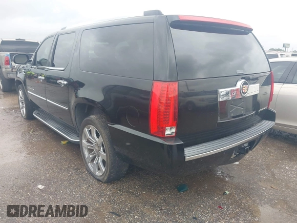 2008 Cadillac Escalade ESV z VIN 1GYFK668X8R271590, wystawiony jako IAAI lot #41562499 z przebiegiem 175 365 mil mil oraz . Historia ofert i sprzedaży dostępna na DreamBid. Obrazek 3.