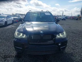 2013 BMW X5 xDrive50i z VIN 5UXZV8C51DL426944, wystawiony jako IAAI lot #41911303 z przebiegiem 106 266 mil mil oraz . Historia ofert i sprzedaży dostępna na DreamBid. Obrazek 12.