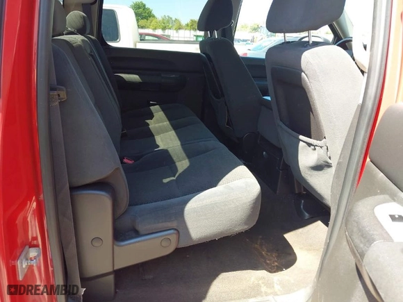 2008 Chevrolet Silverado 1500 LT w/1LT with VIN 2GCEK13J081286555, listed as a IAAI auction lot 42001279 with 195,990 mi miles. Bid and sale history available at carsss.com. Image 8.