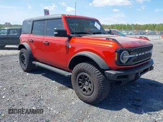2022 Ford Bronco z VIN 1FMEE5DP3NLB42355, wystawiony jako IAAI lot #42084720 z przebiegiem 35 183 mil mil oraz . Historia ofert i sprzedaży dostępna na DreamBid. Obrazek 1.