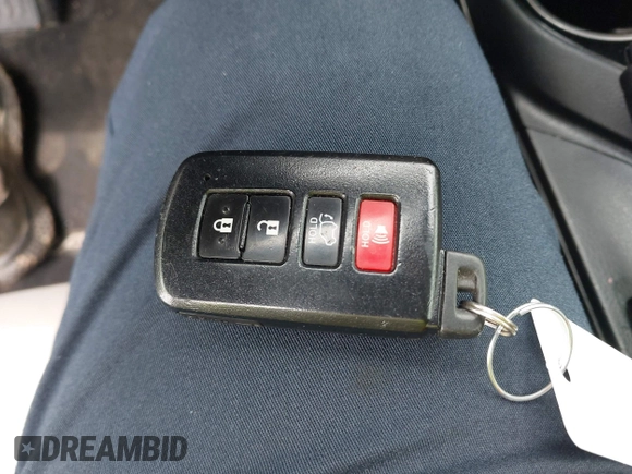 2016 Toyota RAV4 Limited с VIN JTMDJREV5GD020013, выставлен на аукционе IAAI как лот 42461822 с пробегом 186 402 миль миль и . История ставок и продаж доступна на DreamBid. Изображение 11.