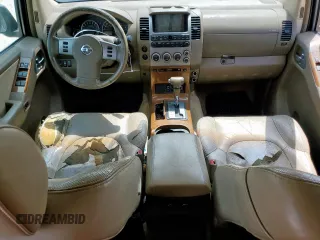 2006 Nissan Pathfinder SE z VIN 5N1AR18U96C680796, wystawiony jako Copart lot #57795685 z przebiegiem 125 977 mil mil oraz Czysty tytuł • Clean title. Historia ofert i sprzedaży dostępna na DreamBid. Obrazek 8.