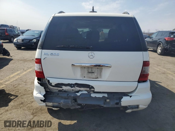 2004 Mercedes-Benz M-Class with VIN 4JGAB75E84A491280, listed as a Copart auction lot 48494035 with 61,843 mi miles and Salvage Title. Bid and sale history available at carsss.com. Image 6.