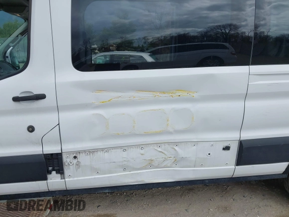 2019 Ford Transit with VIN 1FTYR2CM4KKA63287, listed as a IAAI auction lot 41910079 with 95,472 mi miles. Bid and sale history available at carsss.com. Image 6.