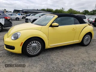 2013 Volkswagen Beetle 2.5L with VIN 3VW5P7AT5DM831285, listed as a Copart auction lot 53513525 with 31,102 mi miles and Salvage Title. Bid and sale history available at DreamBid. Image 1.