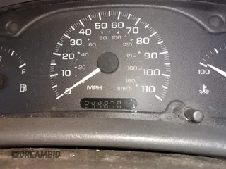 2000 Chevrolet Cavalier with VIN 1G1JC5249Y7336363, listed as a IAAI auction lot 41698376 with 244,970 mi miles and . Bid and sale history available at DreamBid. Image 7.