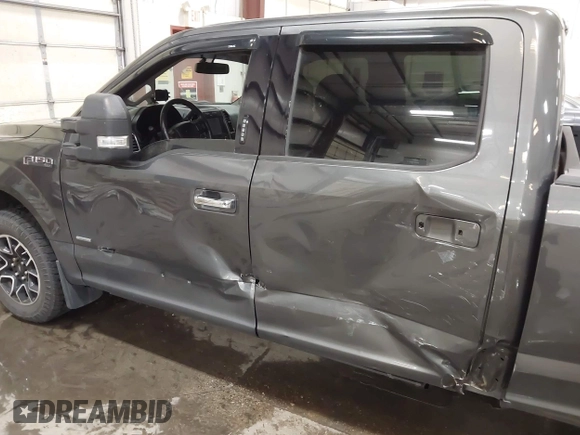 2016 Ford F-150 XLT z VIN 1FTFW1EG8GFA91854, wystawiony jako IAAI lot #42532752 z przebiegiem 82 010 mil mil oraz . Historia ofert i sprzedaży dostępna na DreamBid. Obrazek 6.