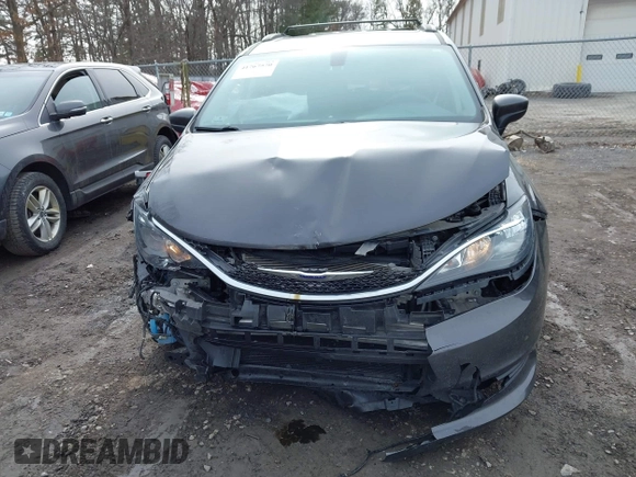 2020 Chrysler Voyager LXi z VIN 2C4RC1DG2LR266058, wystawiony jako IAAI lot #41767570 z przebiegiem 106 602 mil mil oraz . Historia ofert i sprzedaży dostępna na DreamBid. Obrazek 12.