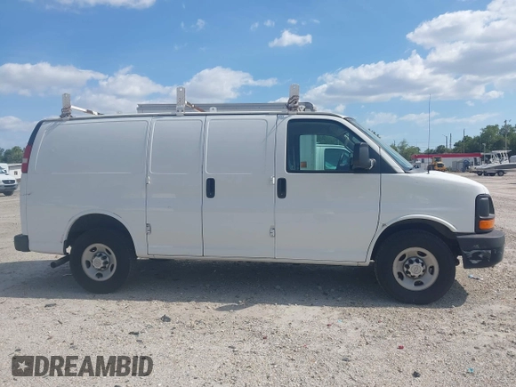 2016 Chevrolet Express Cargo Van with VIN 1GCWGAFF9G1174306, listed as a IAAI auction lot 42028351 with 154,646 mi miles. Bid and sale history available at carsss.com. Image 13.