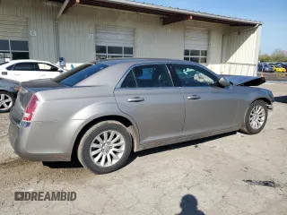 2014 Chrysler 300 z VIN 2C3CCAAG3EH141528, wystawiony jako Copart lot #53688225 z przebiegiem 132 298 mil mil oraz Szkody całkowita. Historia ofert i sprzedaży dostępna na DreamBid. Obrazek 3.