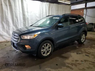 2018 Ford Escape SE z VIN 1FMCU9GD6JUC30324, wystawiony jako Copart lot #55833765 z przebiegiem 48 016 mil mil oraz Szkoda całkowita • Salvage title. Historia ofert i sprzedaży dostępna na DreamBid. Obrazek 1.