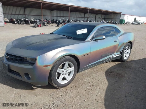 2011 Chevrolet Camaro 1LT with VIN 2G1FB1ED1B9125015, listed as a IAAI auction lot 41939001 with 214,650 mi miles. Bid and sale history available at carsss.com. Image 2.