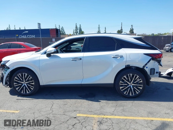 2024 Lexus RX 350h z VIN 2T2BBMCA8RC035933, wystawiony jako IAAI lot #42249750 z przebiegiem 33 181 mil mil oraz . Historia ofert i sprzedaży dostępna na DreamBid. Obrazek 14.