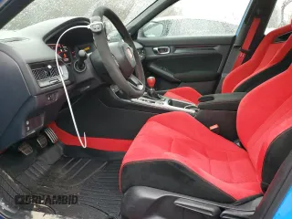 2023 Honda Civic Type R z VIN JHMFL5G40PX000099, wystawiony jako Copart lot #83326014 z przebiegiem 13 741 mil mil oraz Szkoda całkowita • Salvage title. Historia ofert i sprzedaży dostępna na DreamBid. Obrazek 7.