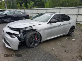 2020 Alfa Romeo Giulia Ti Sport z VIN ZARFAMBN9L7635579, wystawiony jako Copart lot #56565595 z przebiegiem 33 039 mil mil oraz Szkoda całkowita • Salvage title. Historia ofert i sprzedaży dostępna na DreamBid. Obrazek 1.