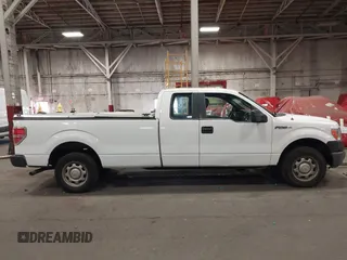 2014 Ford F-150 XL z VIN 1FTFX1CF5EKG53334, wystawiony jako IAAI lot #42278412 z przebiegiem 172 450 mil mil oraz . Historia ofert i sprzedaży dostępna na DreamBid. Obrazek 14.