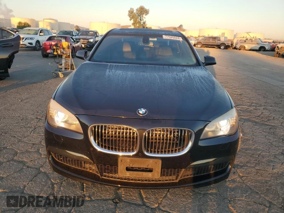2011 BMW 7 Series 750i z VIN WBAKA8C57BCY36575, wystawiony jako Copart lot #77526024 z przebiegiem 120 087 mil mil oraz Czysty tytuł • Clean title. Historia ofert i sprzedaży dostępna na DreamBid. Obrazek 5.