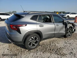 2025 Chevrolet Trax LT with VIN KL77LHEP1SC028088, listed as a Copart auction lot 48116095 with 11,926 mi miles and Salvage Title. Bid and sale history available at carsss.com. Image 3.