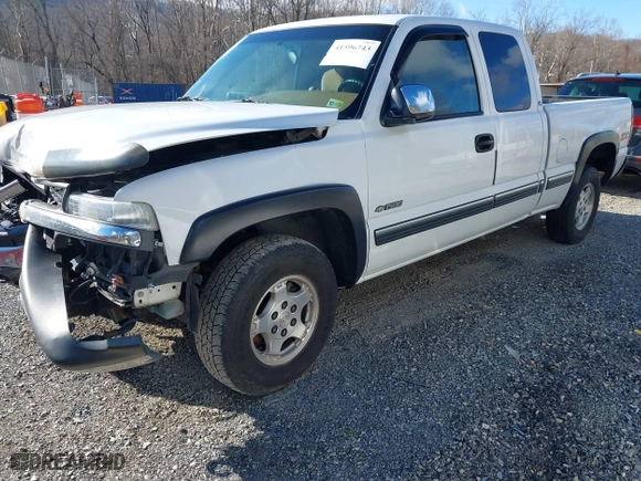 2000 Chevrolet Silverado 1500 LT with VIN 1GCEK19T9YE384538, listed as a IAAI auction lot 41596743 with 165,594 mi miles. Bid and sale history available at carsss.com. Image 17.