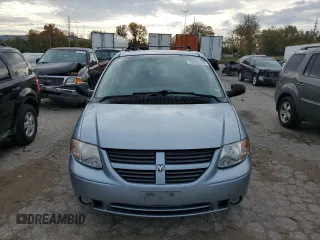 2005 Dodge Caravan SXT with VIN 2D4GP44L25R565890, listed as a Copart auction lot 42324244 with 203,174 mi miles and Non Repairable. Bid and sale history available at carsss.com. Image 5.