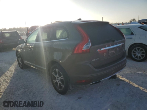 2015 Volvo XC60 T6 Drive-E Platinum с VIN YV449MDM1F2698480, выставлен на аукционе Copart как лот 74591294 с пробегом 87 646 миль миль и На запчасти • Non repairable. История ставок и продаж доступна на DreamBid. Изображение 2.