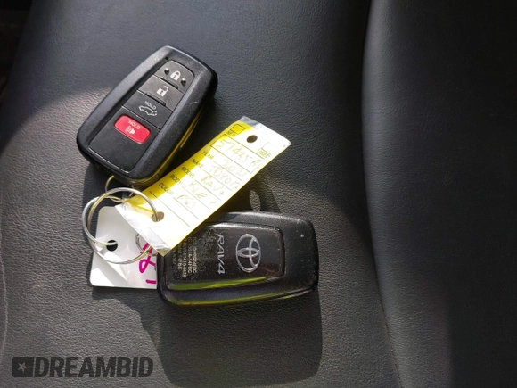 2021 Toyota RAV4 XLE Premium with VIN 2T3A1RFV6MW151550, listed as a IAAI auction lot 42764775 with 41,377 mi miles and . Bid and sale history available at DreamBid. Image 11.