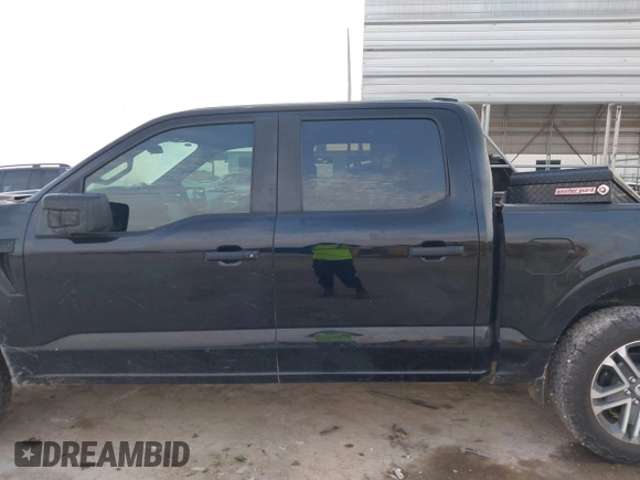 2023 Ford F-150 XL z VIN 1FTEW1CP0PKE36512, wystawiony jako IAAI lot #42260269 z przebiegiem 34 312 mil mil oraz . Historia ofert i sprzedaży dostępna na DreamBid. Obrazek 14.