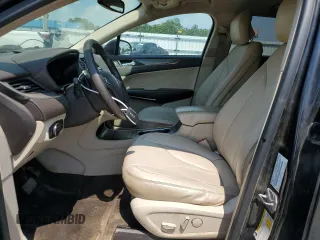2017 Lincoln MKC Premiere with VIN 5LMCJ1C98HUL45722, listed as a Copart auction lot 61970445 with 249,679 mi miles and Salvage title. Bid and sale history available at DreamBid. Image 7.