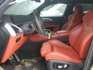 2023 BMW XM z VIN 5YM23CS05P9S12744, wystawiony jako Copart lot #43061175 z przebiegiem Nie podano mil oraz Szkoda całkowita • Salvage title. Historia ofert i sprzedaży dostępna na DreamBid. Obrazek 7.