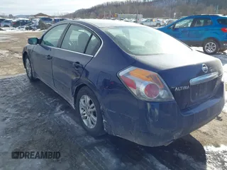 2009 Nissan Altima 2.5 with VIN 1N4AL21E19N458024, listed as a IAAI auction lot 41413491 with 120,982 mi miles. Bid and sale history available at carsss.com. Image 3.