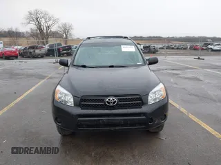 2008 Toyota RAV4 with VIN JTMZD33VX86059196, listed as a IAAI auction lot 41697456 with 267,334 mi miles. Bid and sale history available at carsss.com. Image 12.