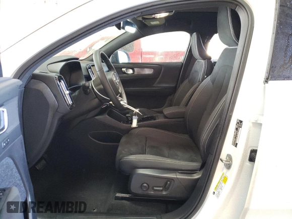 2023 Volvo C40 Plus с VIN YV4ED3GL4P2050827, выставлен на аукционе Copart как лот 76243623 с пробегом 16 153 миль миль и . История ставок и продаж доступна на DreamBid. Изображение 7.