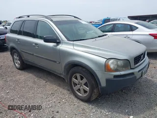2005 Volvo XC90 with VIN YV1CZ592251168352, listed as a IAAI auction lot 42083311 with 210,444 mi miles. Bid and sale history available at carsss.com. Image 1.