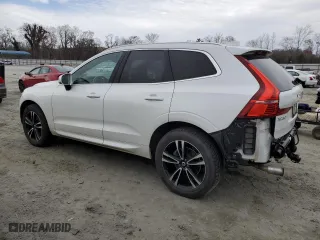 2020 Volvo XC60 Momentum with VIN YV4102RK1L1561825, listed as a Copart auction lot 47532685 with 82,337 mi miles and Salvage Title. Bid and sale history available at carsss.com. Image 2.