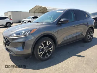 2022 Ford Escape SE z VIN 1FMCU9G65NUB99820, wystawiony jako Copart lot #63441425 z przebiegiem 32 688 mil mil oraz Szkoda całkowita • Salvage title. Historia ofert i sprzedaży dostępna na DreamBid. Obrazek 1.