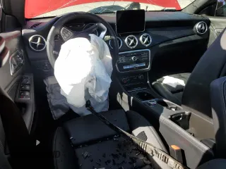 2019 Mercedes-Benz CLA 250 z VIN WDDSJ4EB8KN699218, wystawiony jako Copart lot #57364785 z przebiegiem 19 481 mil mil oraz Szkoda całkowita • Salvage title. Historia ofert i sprzedaży dostępna na DreamBid. Obrazek 8.