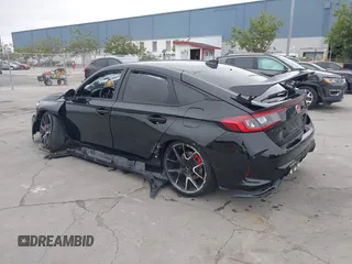 2023 Honda Civic Type R z VIN JHMFL5G44PX002339, wystawiony jako IAAI lot #42072502 z przebiegiem 27 940 mil mil oraz . Historia ofert i sprzedaży dostępna na DreamBid. Obrazek 3.