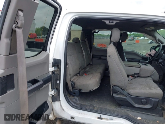 2019 Ford F-150 XL z VIN 1FTEX1CP7KFA75228, wystawiony jako IAAI lot #41971842 z przebiegiem 131 181 mil mil oraz . Historia ofert i sprzedaży dostępna na DreamBid. Obrazek 8.