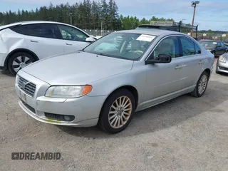 2008 Volvo S80 3.2L with VIN YV1AS982081078979, listed as a IAAI auction lot 42136831 with 196,871 mi miles. Bid and sale history available at carsss.com. Image 2.