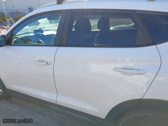 2016 Hyundai Tucson SE with VIN KM8J3CA45GU245793, listed as a IAAI auction lot 41601244 with 116,701 mi miles. Bid and sale history available at carsss.com. Image 15.
