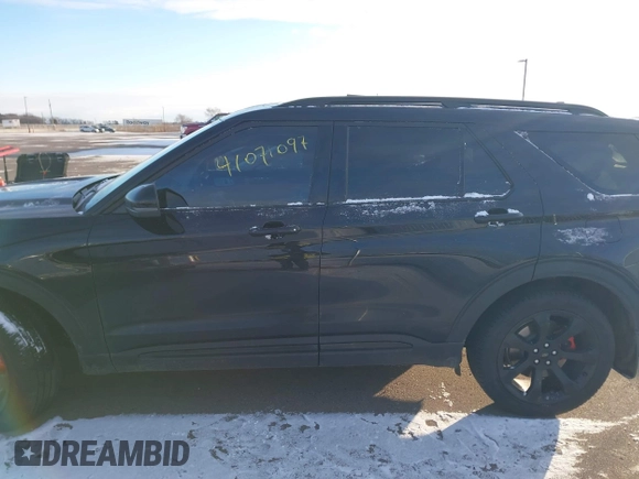 2024 Ford Explorer ST with VIN 1FM5K8GC4RGA14711, listed as a IAAI auction lot 41071097 with 14,988 mi miles. Bid and sale history available at carsss.com. Image 14.