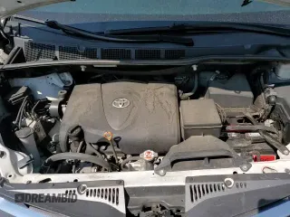 2019 Toyota Sienna XLE Auto Access Seat z VIN 5TDYZ3DC1KS966744, wystawiony jako Copart lot #71879255 z przebiegiem 125 789 mil mil oraz Szkoda całkowita • Salvage title. Historia ofert i sprzedaży dostępna na DreamBid. Obrazek 16.