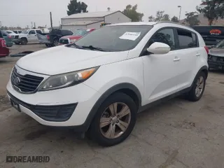 2013 Kia Sportage LX with VIN KNDPB3A29D7368667, listed as a IAAI auction lot 42046148 with 225,849 mi miles. Bid and sale history available at carsss.com. Image 2.